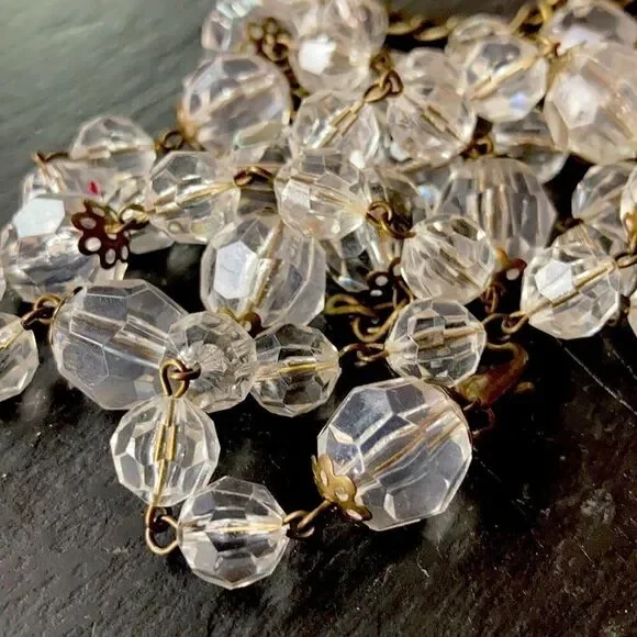 Vintage lightweight faceted Lucite ball and brass metal belt or necklace 39” - Picture 2 of 12